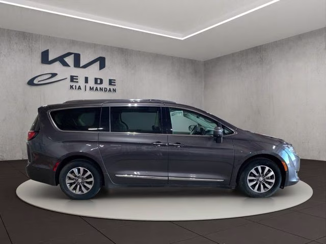2020 Granite Crystal Metallic Clearcoat Chrysler Pacifica Touring L Plus FWD Van