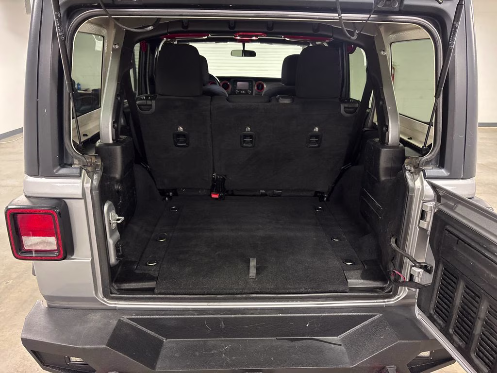 2019 Billet Silver Metallic Clearcoat Jeep Wrangler Unlimited Sport S 4X4 SUV