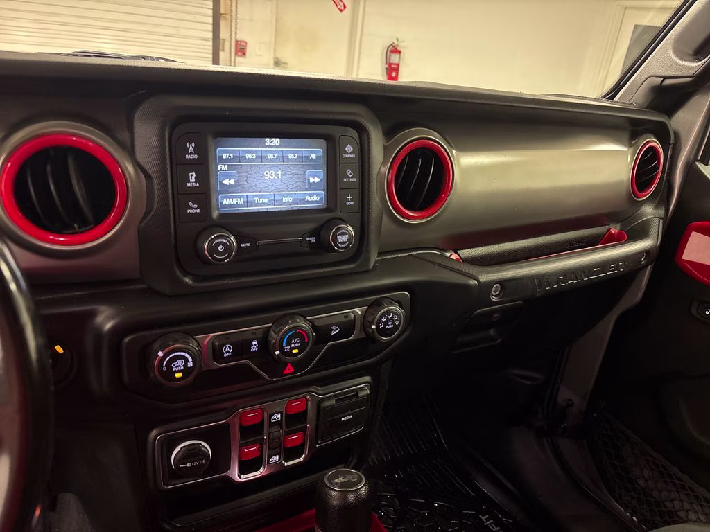 2019 Billet Silver Metallic Clearcoat Jeep Wrangler Unlimited Sport S 4X4 SUV