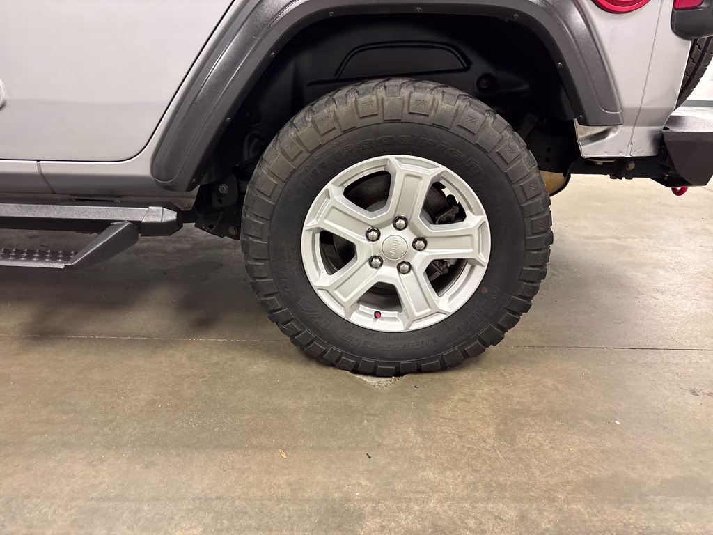2019 Billet Silver Metallic Clearcoat Jeep Wrangler Unlimited Sport S 4X4 SUV