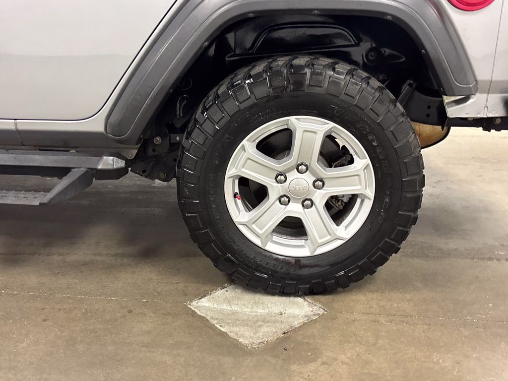 2019 Billet Silver Metallic Clearcoat Jeep Wrangler Unlimited Sport S 4X4 SUV