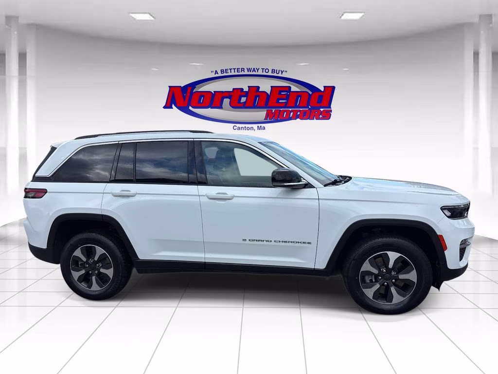 2022 Bright White Clearcoat Jeep Grand Cherokee 4xe 4X4 SUV