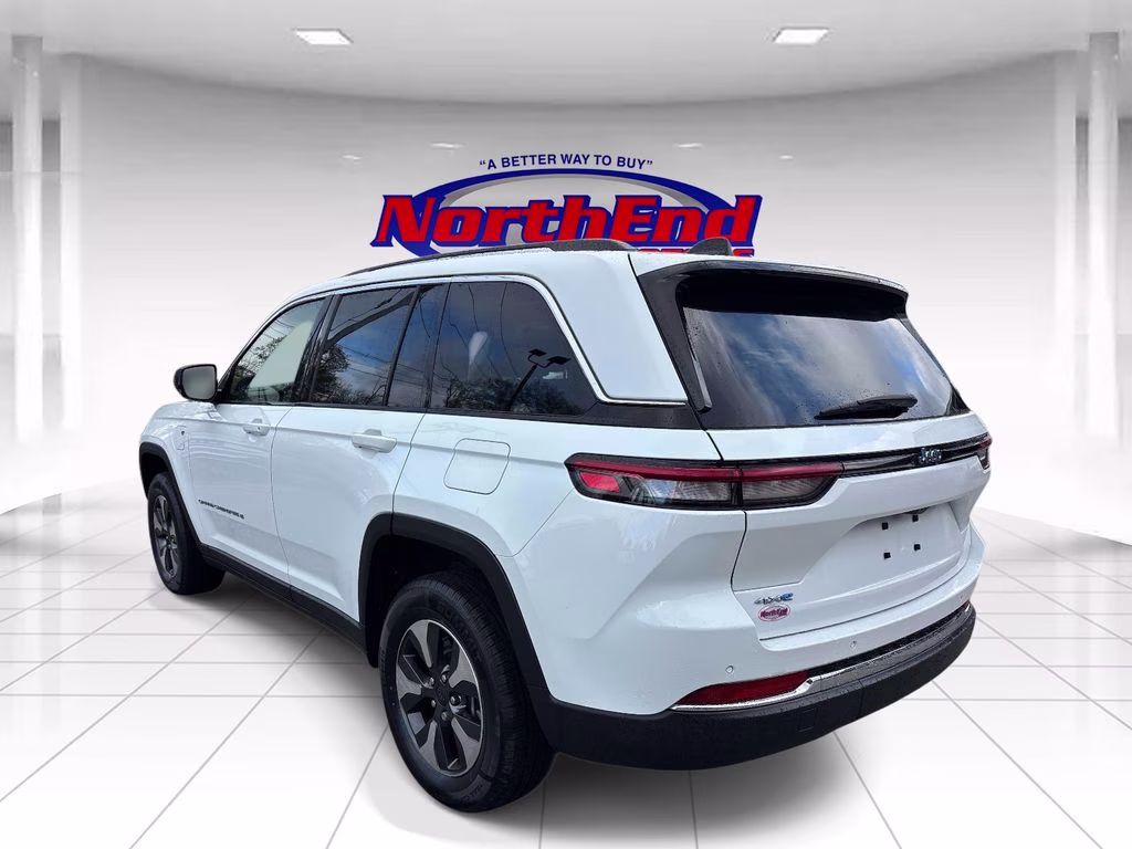 2022 Bright White Clearcoat Jeep Grand Cherokee 4xe 4X4 SUV