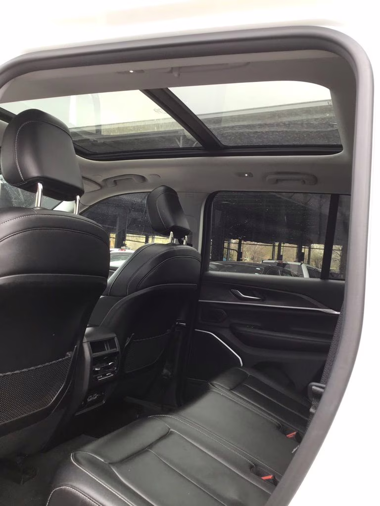 2022 Bright White Clearcoat Jeep Grand Cherokee 4xe 4X4 SUV