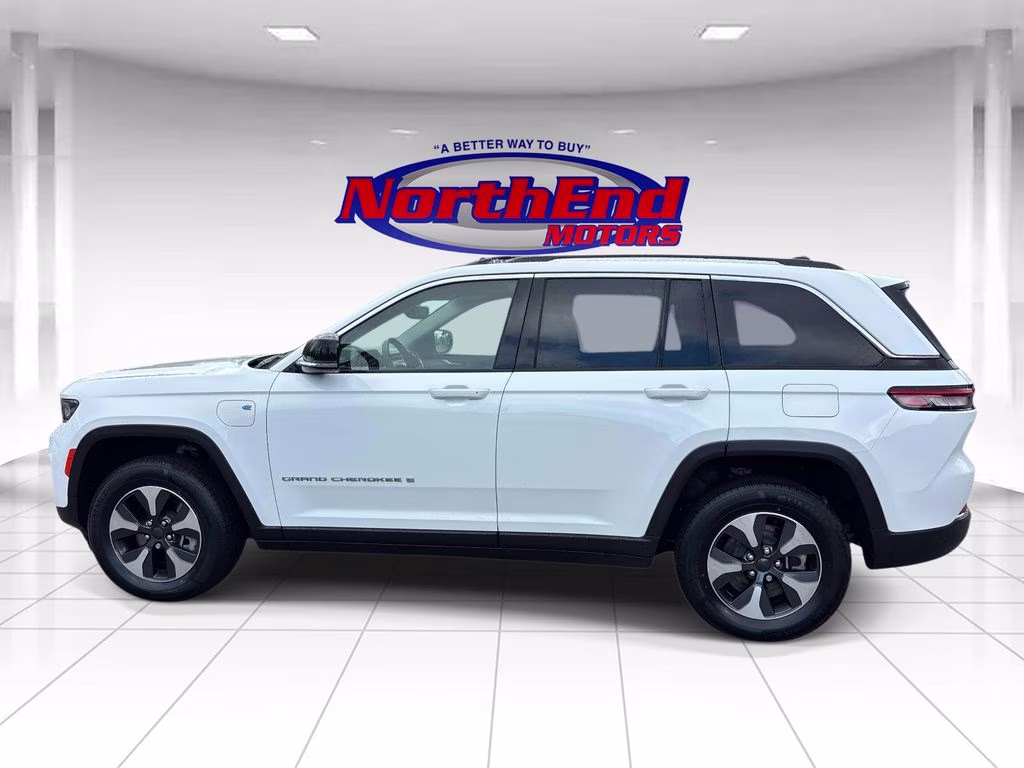 2022 Bright White Clearcoat Jeep Grand Cherokee 4xe 4X4 SUV