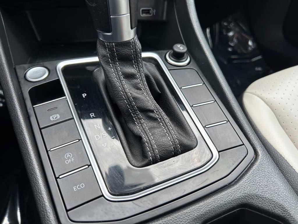 2019 Tornado Red Volkswagen Jetta R-Line FWD Sedan