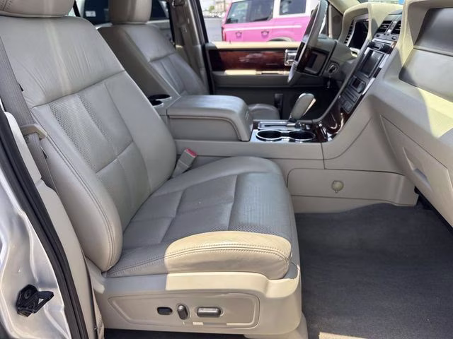 2012 Ingot Silver Lincoln Navigator Base RWD SUV