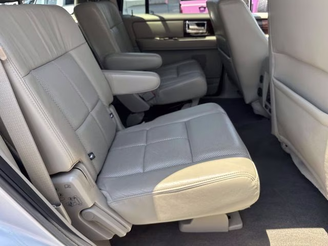 2012 Ingot Silver Lincoln Navigator Base RWD SUV