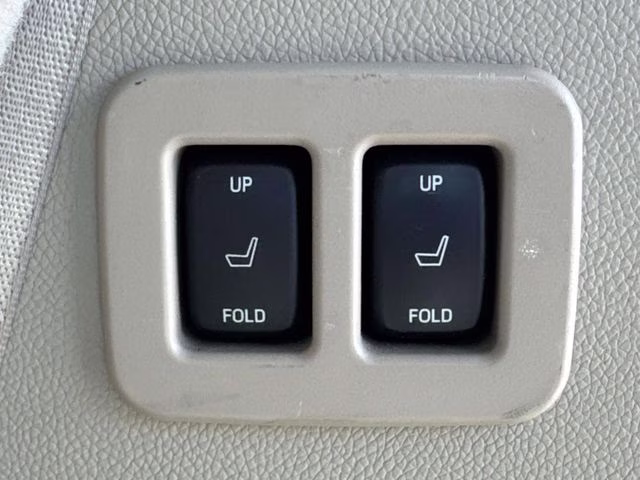 2012 Ingot Silver Lincoln Navigator Base RWD SUV