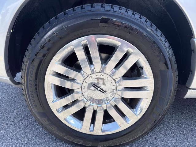 2012 Ingot Silver Lincoln Navigator Base RWD SUV