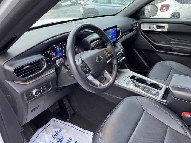 2020 White Metallic Ford Explorer Limited 4X4 SUV