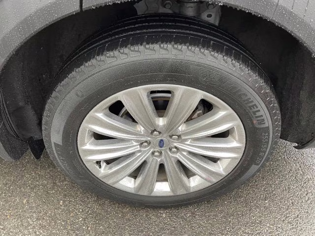 2020 White Metallic Ford Explorer Limited 4X4 SUV