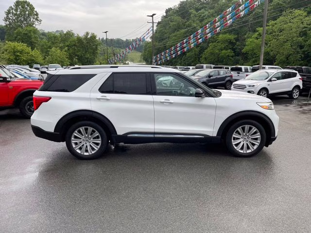 2020 White Metallic Ford Explorer Limited 4X4 SUV