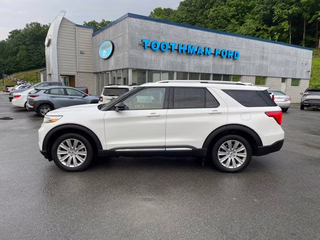 2020 White Metallic Ford Explorer Limited 4X4 SUV