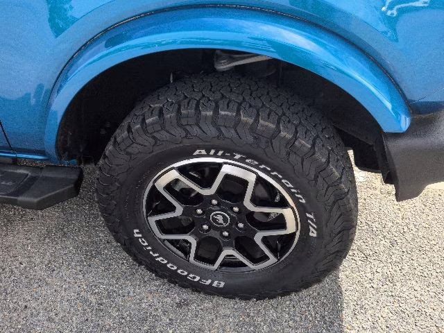 2021 Blue Metallic Ford Bronco Outer Banks 4X4 SUV