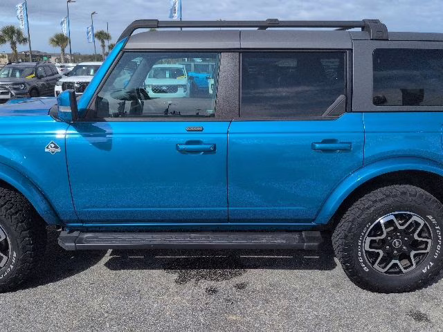 2021 Blue Metallic Ford Bronco Outer Banks 4X4 SUV