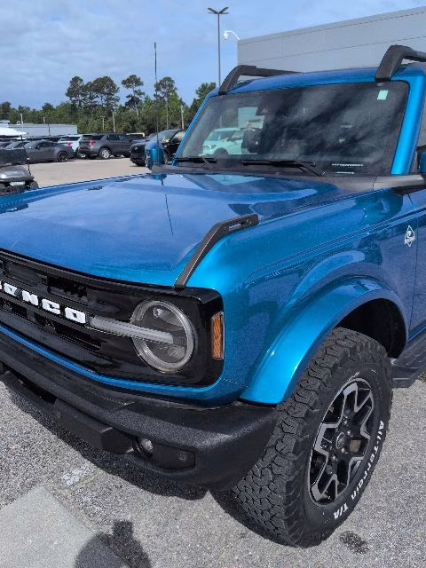2021 Blue Metallic Ford Bronco Outer Banks 4X4 SUV