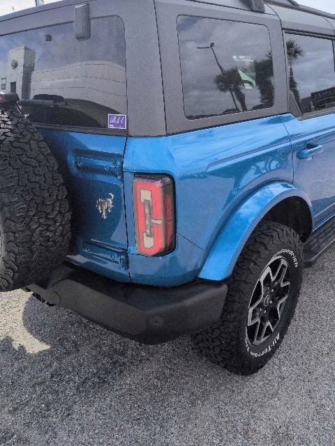 2021 Blue Metallic Ford Bronco Outer Banks 4X4 SUV