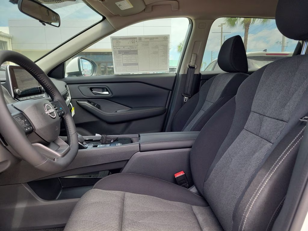 2026 Everest White Pearl Tricoat Nissan Rogue SV FWD SUV