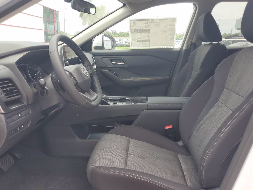 2026 Everest White Pearl Tricoat Nissan Rogue SV FWD SUV