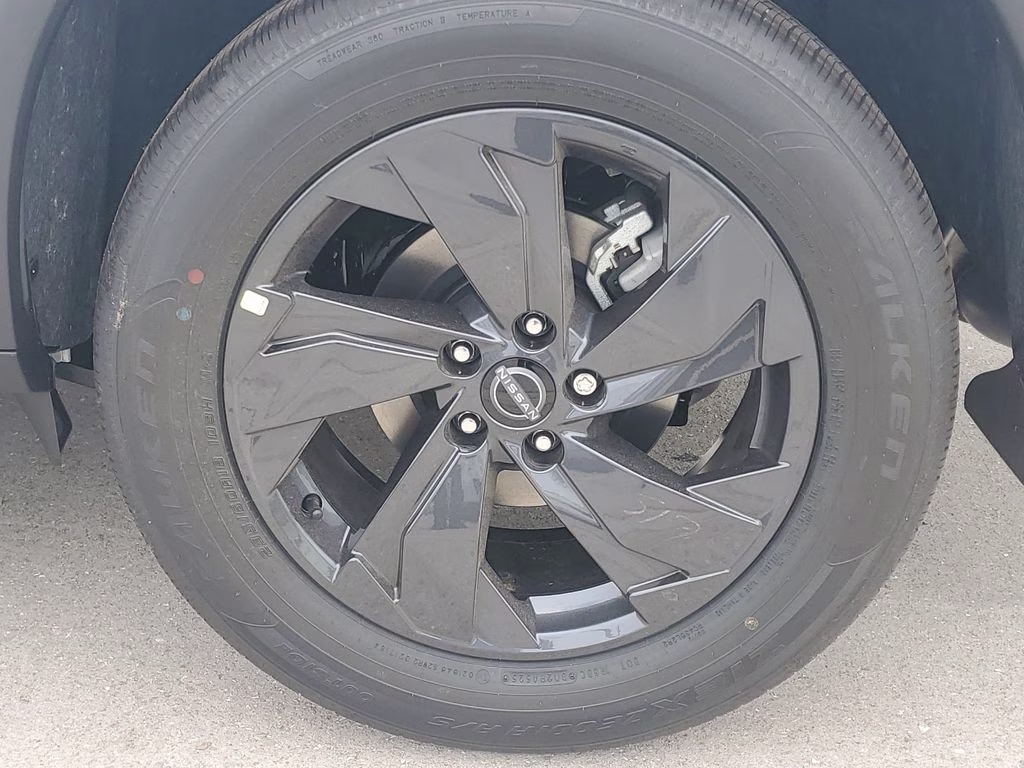 2026 Everest White Pearl Tricoat Nissan Rogue SV FWD SUV