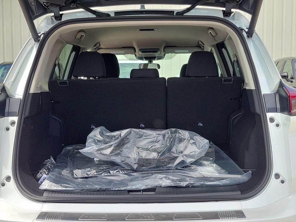 2026 Everest White Pearl Tricoat Nissan Rogue SV FWD SUV