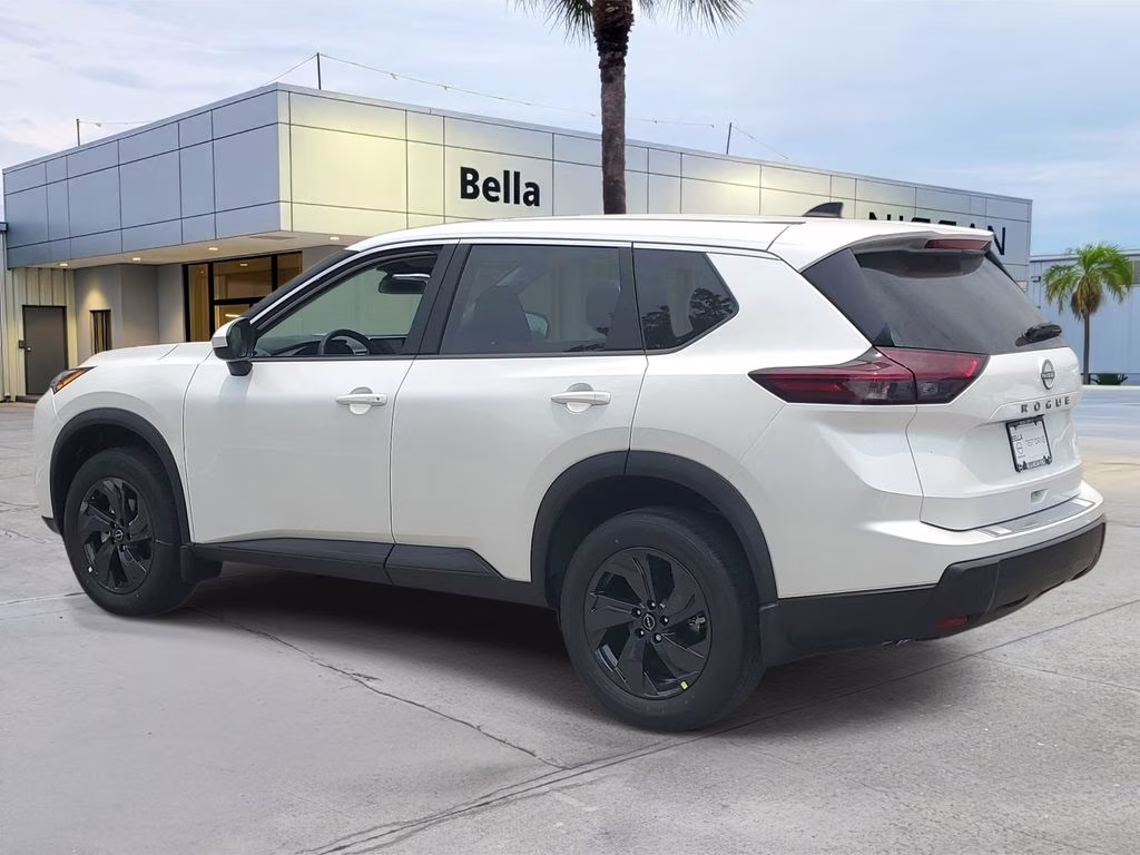 2026 Everest White Pearl Tricoat Nissan Rogue SV FWD SUV