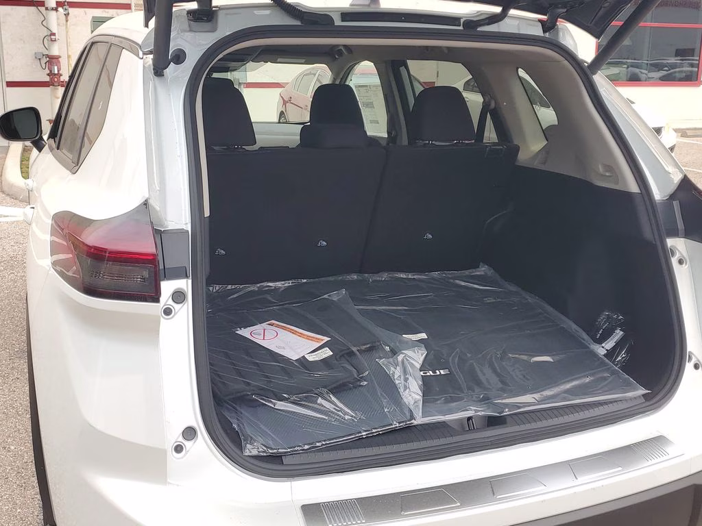 2026 Everest White Pearl Tricoat Nissan Rogue SV FWD SUV
