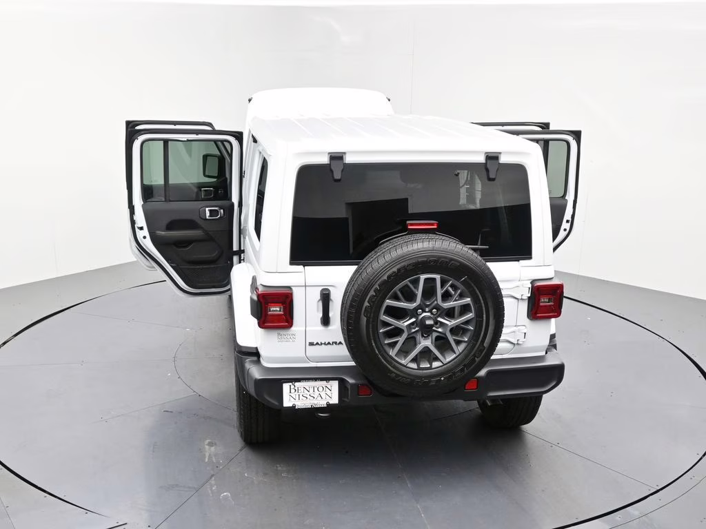 2026 Bright White Clearcoat Jeep Wrangler Sahara 4X4 SUV