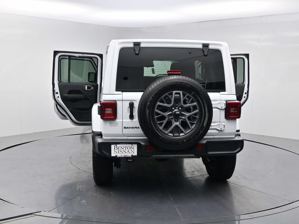 2026 Bright White Clearcoat Jeep Wrangler Sahara 4X4 SUV