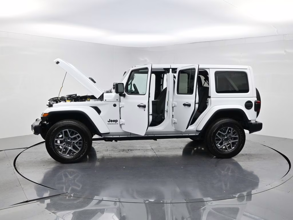 2026 Bright White Clearcoat Jeep Wrangler Sahara 4X4 SUV