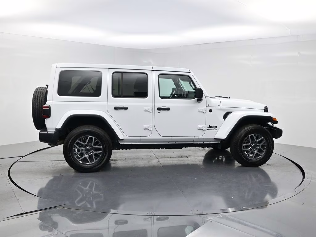 2026 Bright White Clearcoat Jeep Wrangler Sahara 4X4 SUV