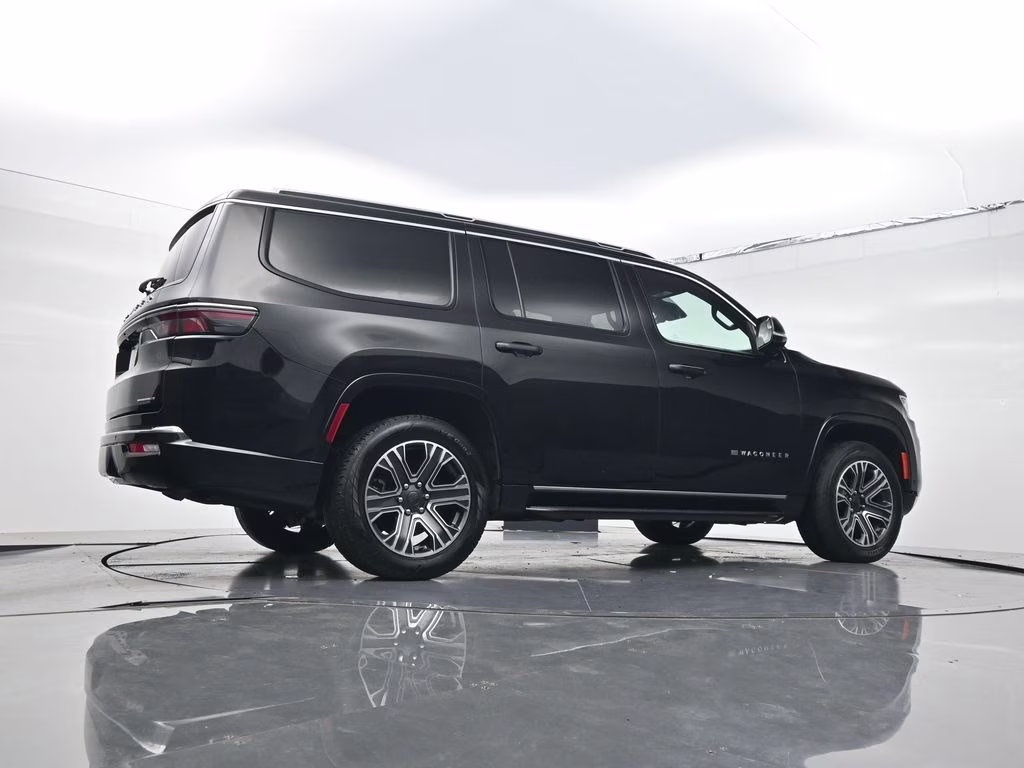 2024 Diamond Black Crystal Pearlcoat Jeep Wagoneer Series II RWD SUV