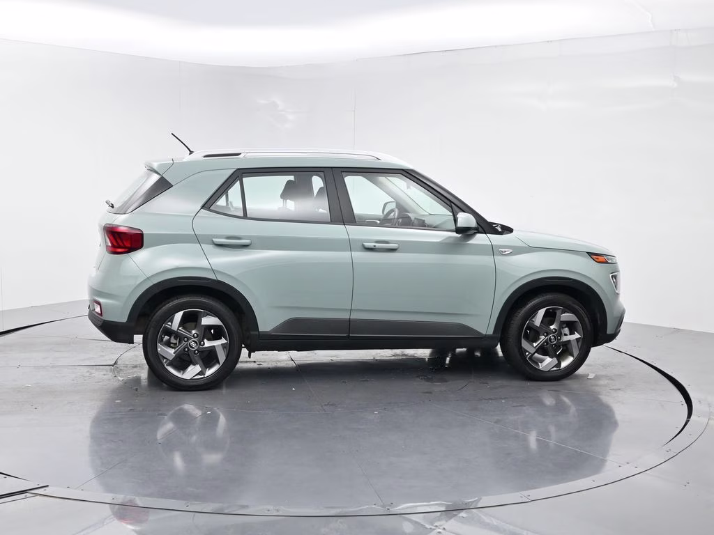 2025 Mirage Green Hyundai Venue SEL FWD SUV
