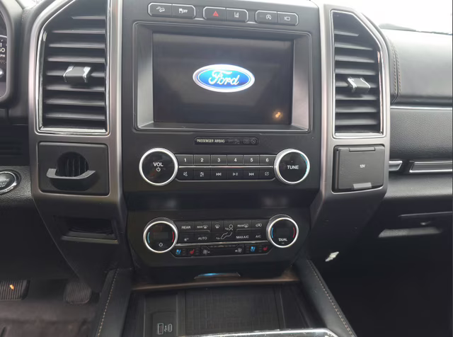 2021 Star White Metallic Tri-Coat Ford Expedition Platinum 4X4 SUV