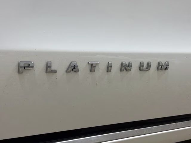 2021 Star White Metallic Tri-Coat Ford Expedition Platinum 4X4 SUV