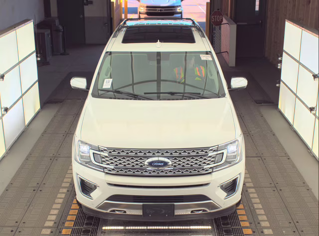 2021 Star White Metallic Tri-Coat Ford Expedition Platinum 4X4 SUV
