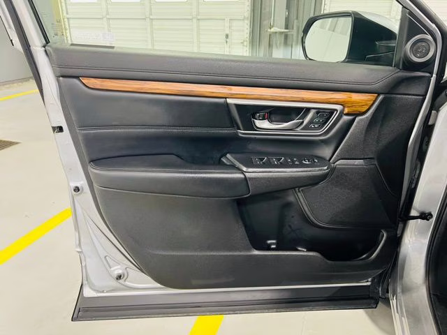 2022 Lunar Silver Metallic Honda CR-V Touring AWD SUV
