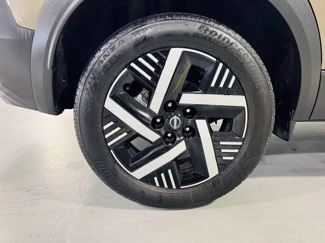 2025 Canyon Bronze Metallic Nissan Kicks SV FWD SUV