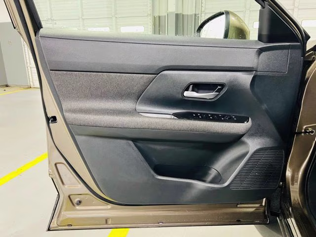 2025 Canyon Bronze Metallic Nissan Kicks SV FWD SUV