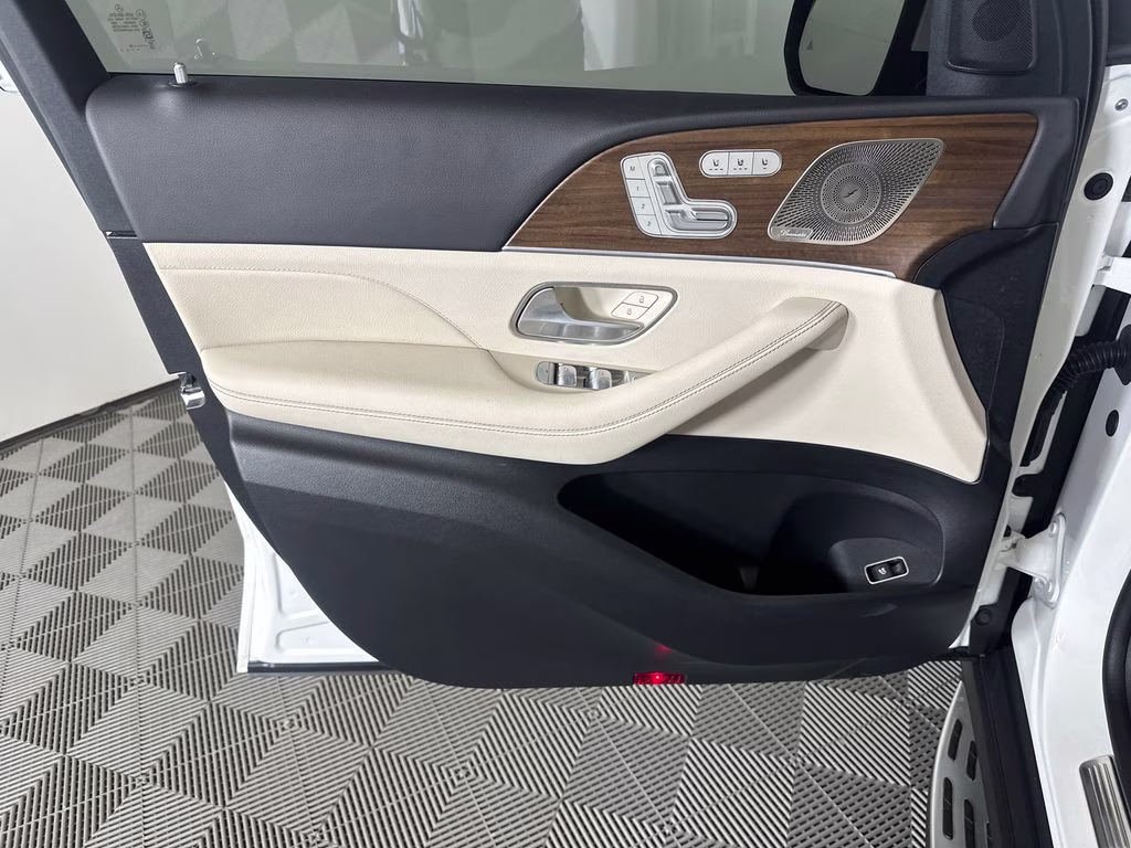 2025 Polar White Mercedes-Benz GLS GLS 450 AWD SUV