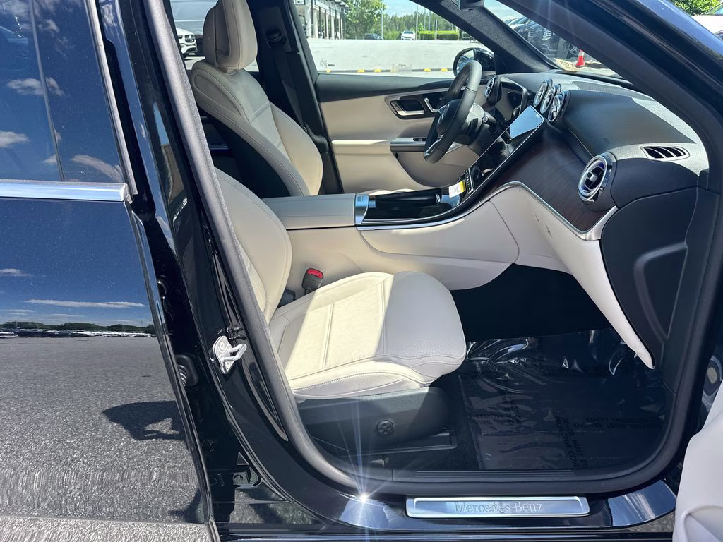 2026 105/040black Mercedes-Benz GLC GLC 300 RWD SUV