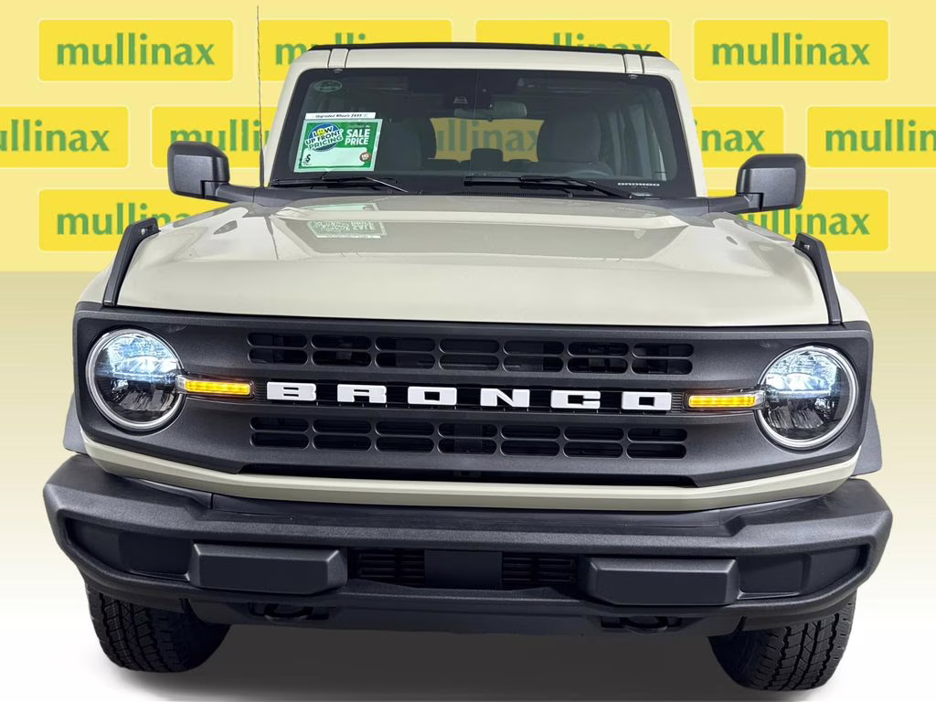 2026 Desert Sand Ford Bronco Base 4X4 SUV