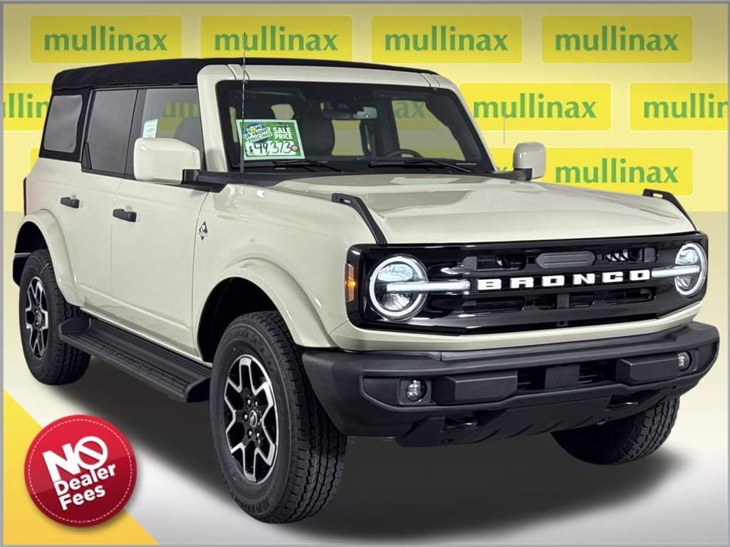 2026 Desert Sand Ford Bronco Outer Banks 4X4 SUV