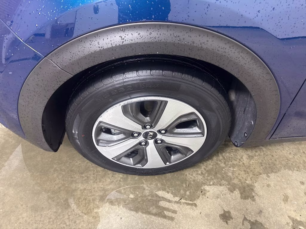 2018 Deep Cerulean Kia Niro LX FWD SUV