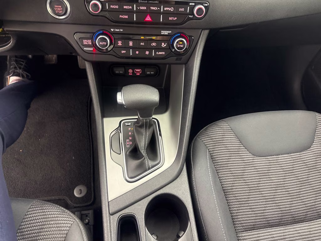 2018 Deep Cerulean Kia Niro LX FWD SUV