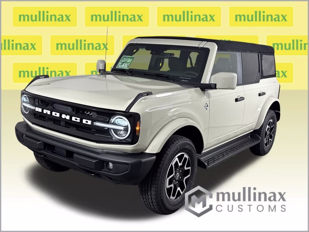 2026 Desert Sand Ford Bronco Outer Banks 4X4 SUV