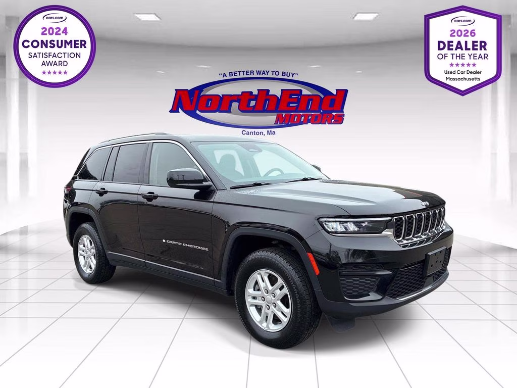 2022 Diamond Black Crystal Pearlcoat Jeep Grand Cherokee Laredo 4X4 SUV