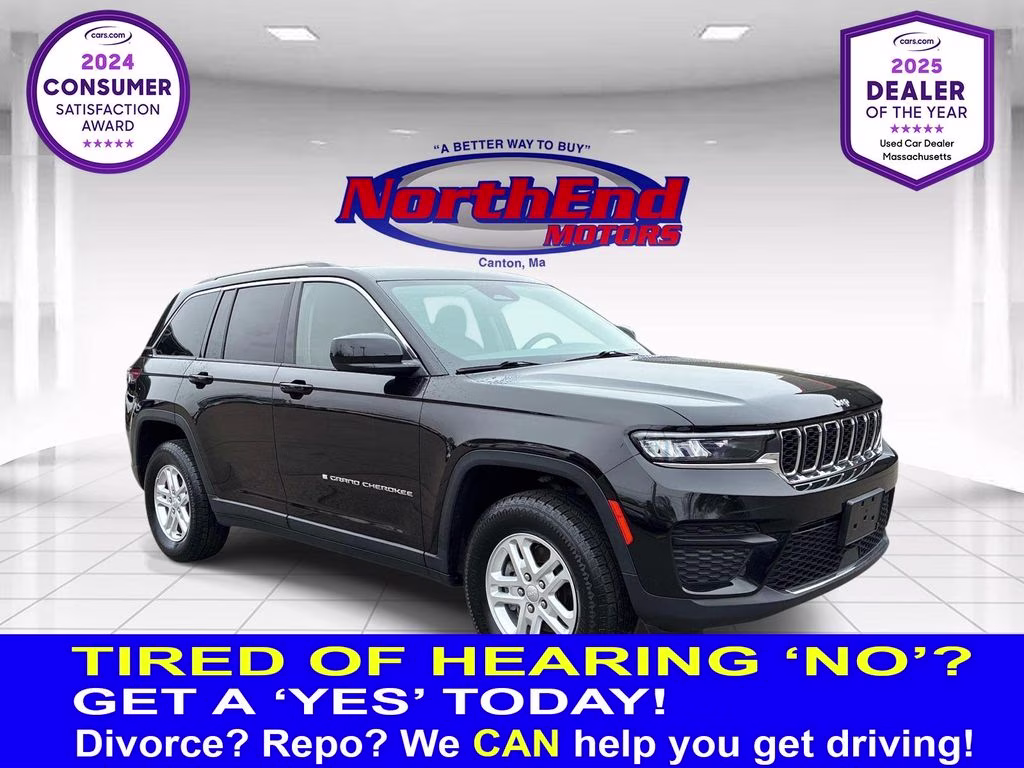 2022 Diamond Black Crystal Pearlcoat Jeep Grand Cherokee Laredo 4X4 SUV