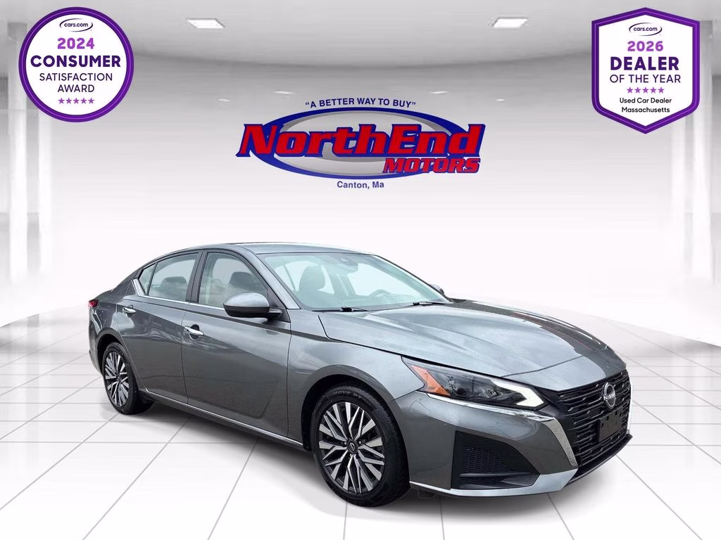 2023 Gun Metallic Nissan Altima 2.5 SV FWD Sedan